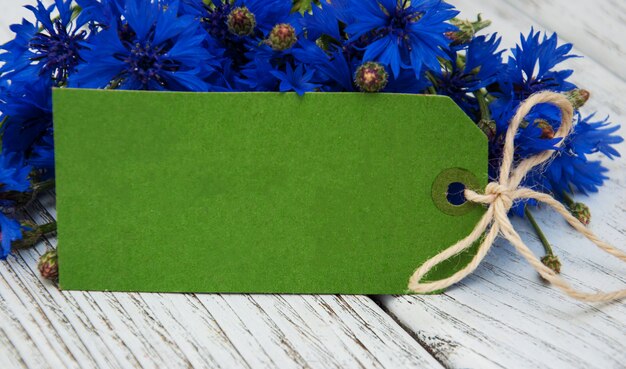 Paper tag with cornflowers