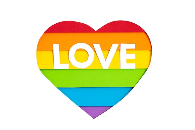 Papier hart met regenboog kleur strepen symbool van LGBT gay Pride. Liefde, diversiteit, tolerantie, gelijkheidsconcept