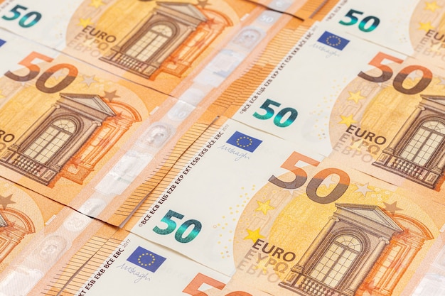 Papieren bankbiljetten van 50 Euro. Cash close-up, kleur achtergrond van geld weergave van bovenaf.