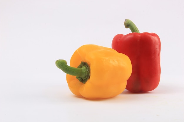 paprika met een witte achtergrond