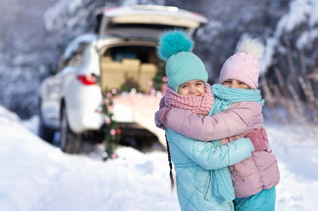 Foto par bambino nel parco invernale