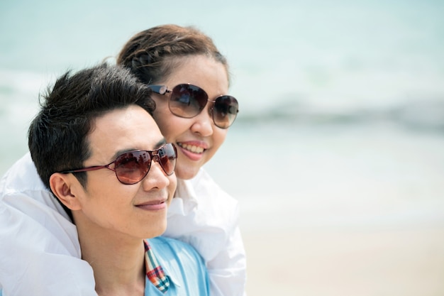 Paren daten op het strand