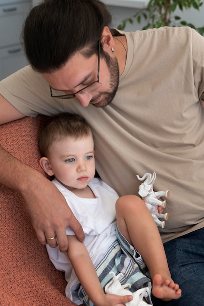 Photo parent spending quality time with their child