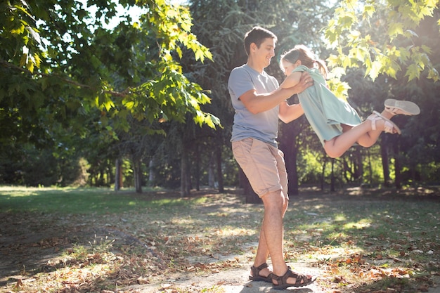 Photo parent spending quality time with their child