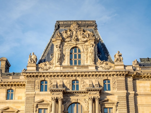 PARIJS 28 SEPTEMBER Musee de Louvre is een musuem van wereldklasse in Parijs Frankrijk werd genomen op 28 september 2015