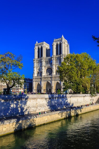 PARIJS FRANKRIJK 15 APRIL 2019 Notre Dame de Paris kathedraal Frankrijk Gotische architectuur