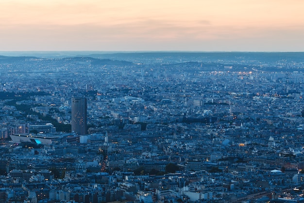 Parijs, Frankrijk. Uitzicht vanaf de Eiffeltoren naar de nachtstad