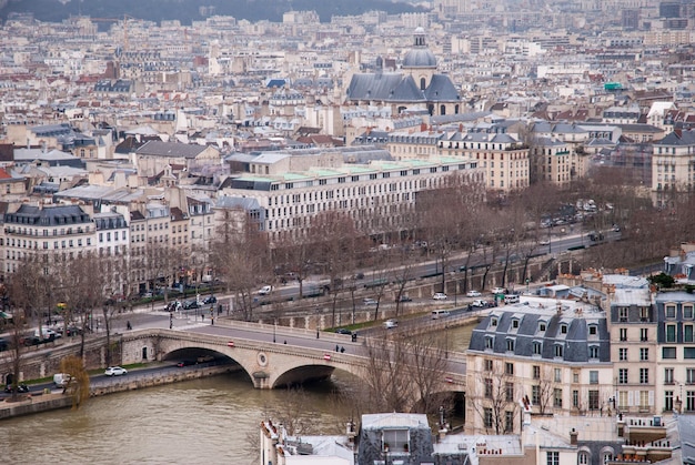 Vista aerea di parigi e il fiume senna, francia