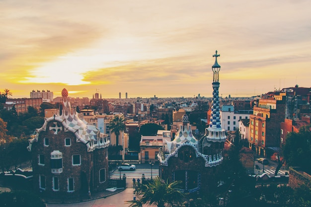 Park Guell Barcelona bij zonsopgang. Selectieve aandacht.