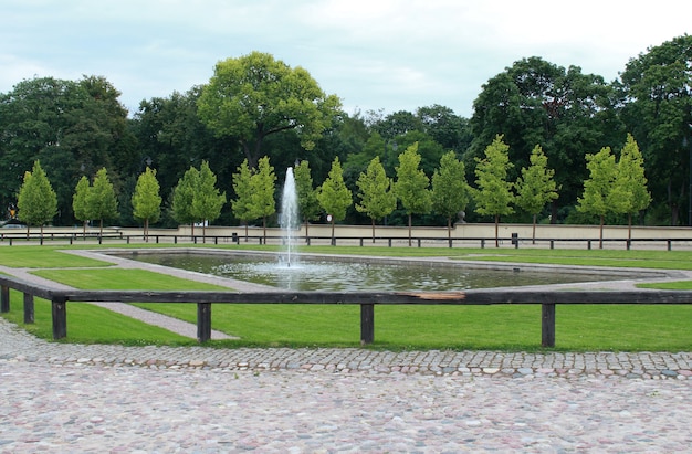 ビャウィストクポーランドの城の近くの公園