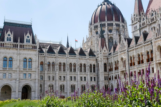 Il palazzo del parlamento a budapest, ungheria. dettagli architettonici.