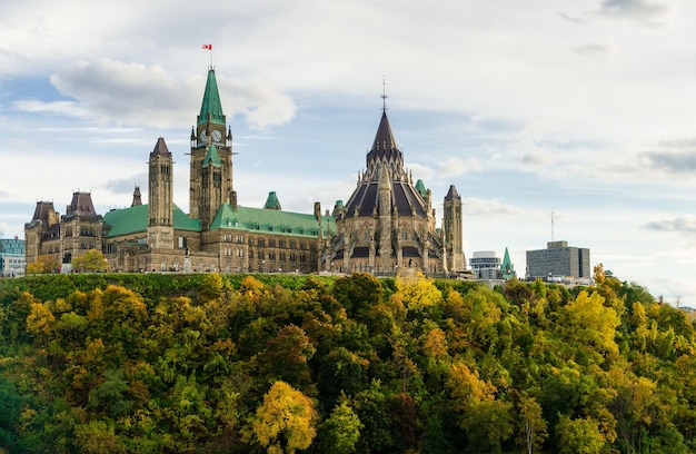 Parliament Hill in het herfstseizoen Ottawa Canada