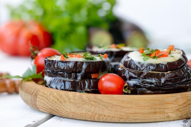 Parmigiana di melanzane gebakken aubergine, tomaten en kaas italië sicilië keuken close-up