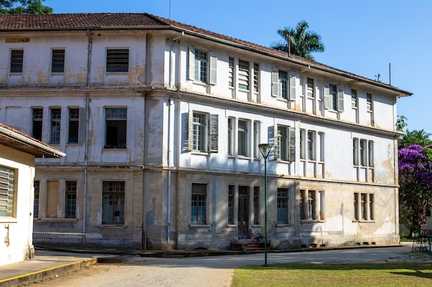 Parque Vicentina Aranha in Sao Jose dos Campos Brazilië Kapel en Oud Sanatorium