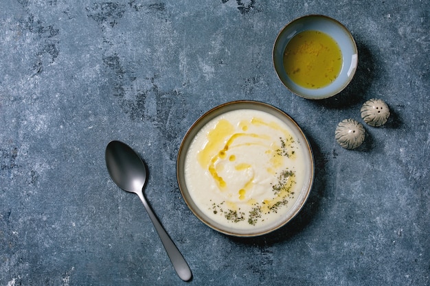 Zuppa di pastinaca con salsa al burro