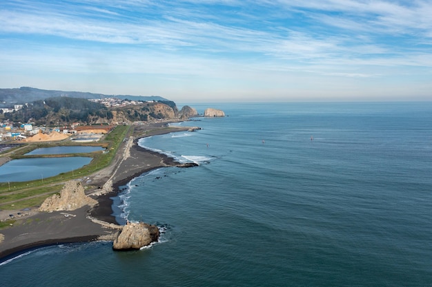 Photo part of city constitucion chile and coastline pacific ocean aerial view