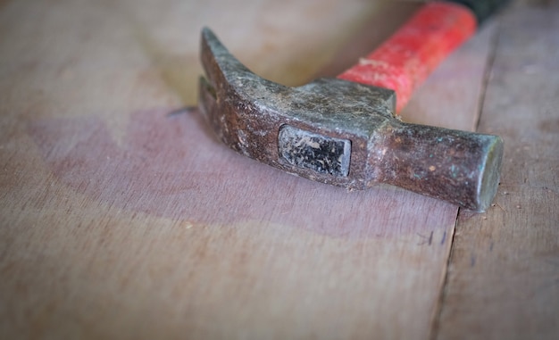 Foto una parte della vecchia testa del martello.