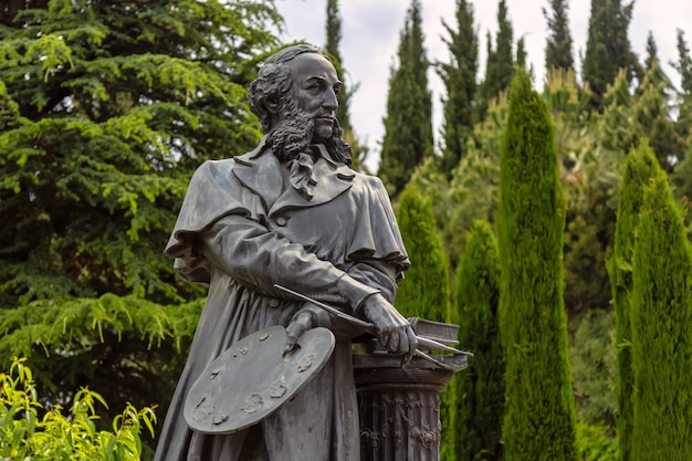 Partenit krim monument voor de kunstenaar aivazovsky in paradise park