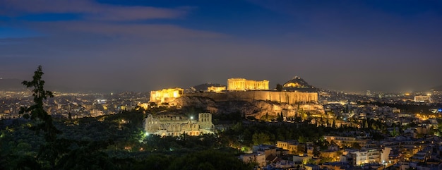 Parthenon-tempel en amfieter zijn oude architectuur op de akropolis athene griekenland