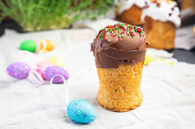 pasen cake chocolade glazuur bruin paasvakantie gebak kulich zelfgemaakte traktatie maaltijd eten snack