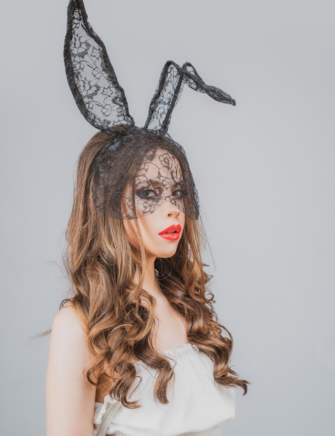 Pasen-vrouw Sexy meisje met zwart masker Bunny Egg-jacht Konijnenvrouwenoren