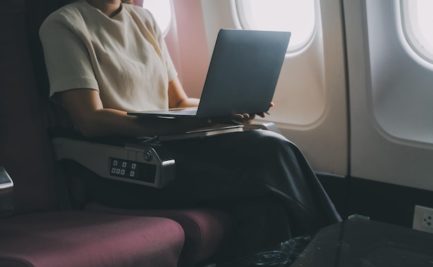 Passagiersvliegtuig die Vrolijk Concept spreken