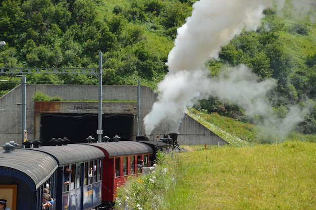 Foto passeggeri in treno a vapore