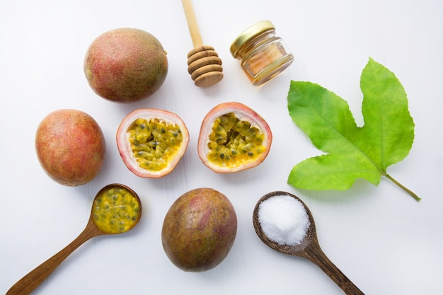 Passion fruit with salt and honey