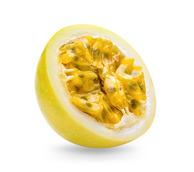 Photo passionfruit isolated on white space
