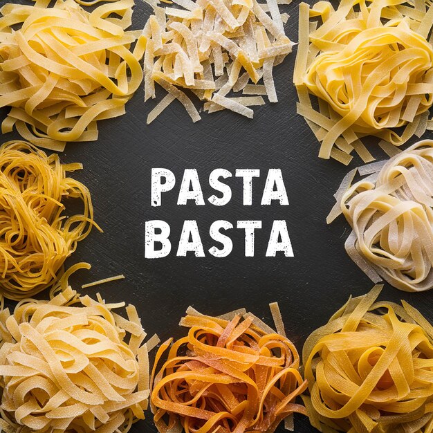 Pasta achtergrond Verschillende soorten zelfgemaakte pasta