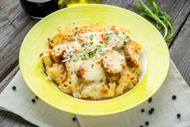 Photo pasta bake with broccoli and chicken