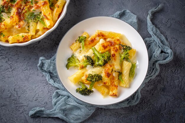 Pasta bake with broccoli and chicken