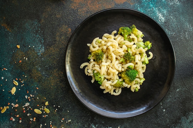 pasta broccoli, vegetarian dish