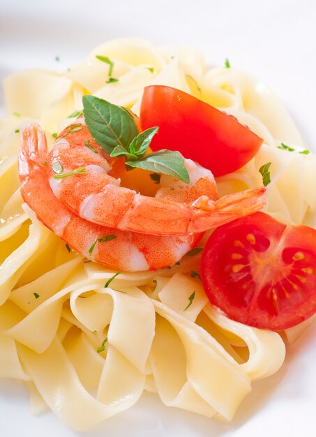 Pasta Met Garnalen En Tomaten