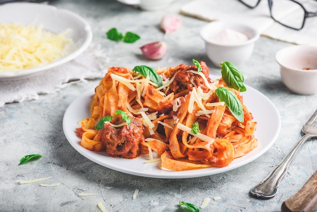 Pasta met mini gehaktballen