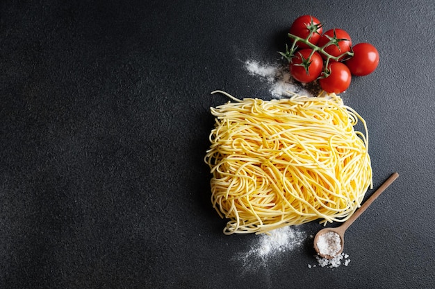 Foto pasta met parmesan en specerijen