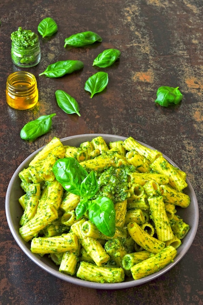 Pasta pesto vegan kom.