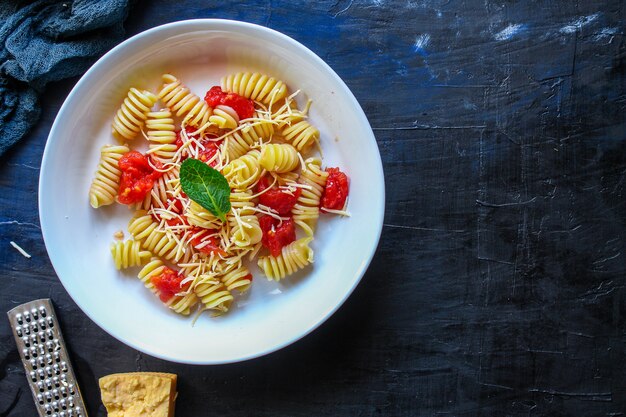 Pasta Rotini Tomatensaus