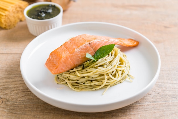 pasta spaghetti with pesto green and salmon