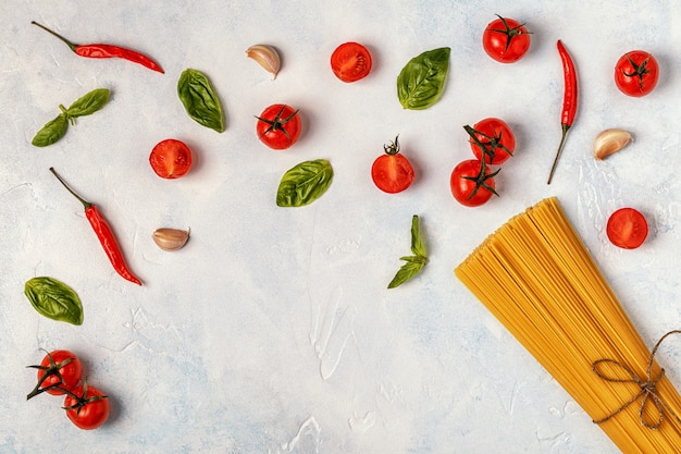 Pasta, spezie e verdure