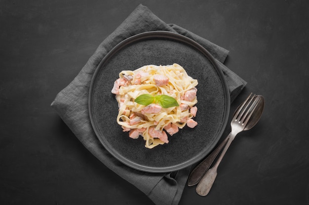 Pasta tagliatelle met forel en room