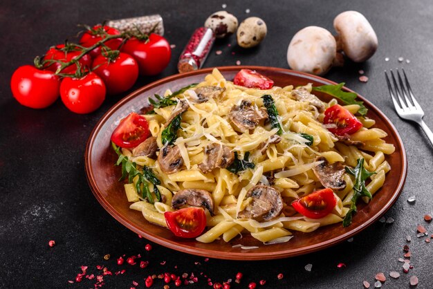 Pasta with cheese and vegetables