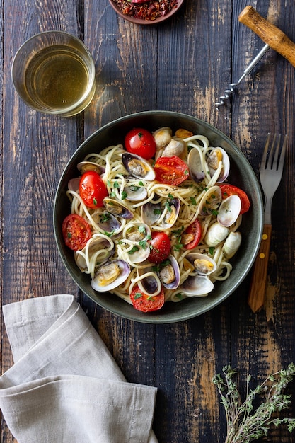 Паста с моллюсками Спагетти алле Вонголе Итальянская еда