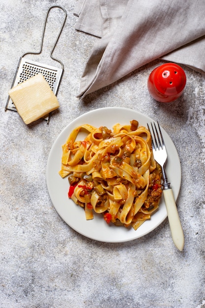 Pasta with eggplant and tomatoes