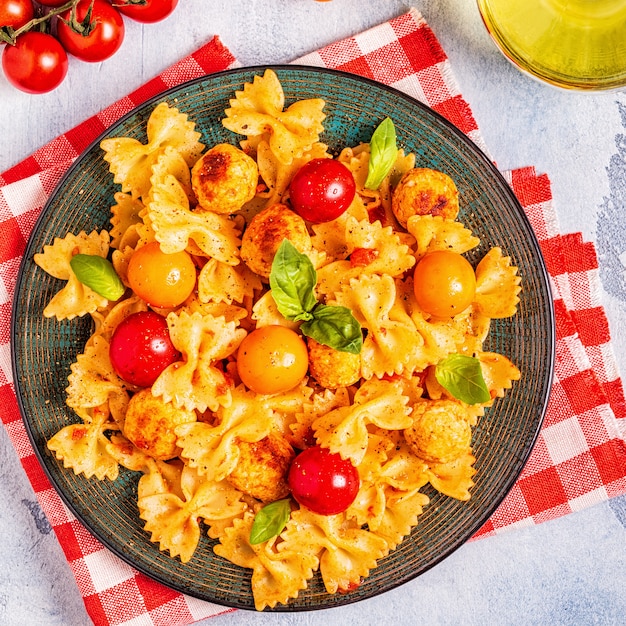 Pasta with meatballs and tomato sauce