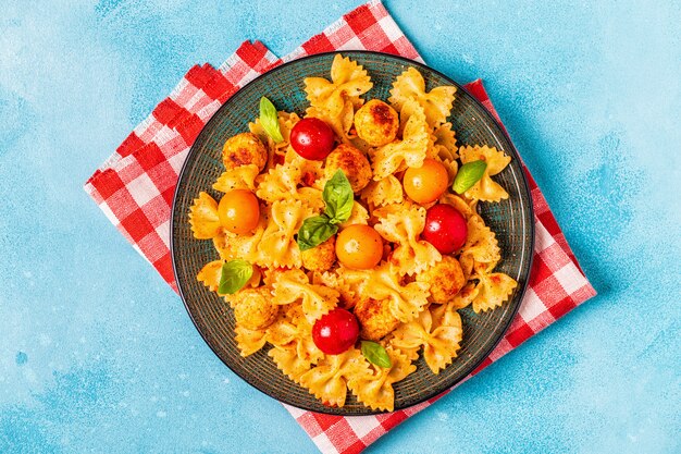 Pasta with meatballs and tomato sauce