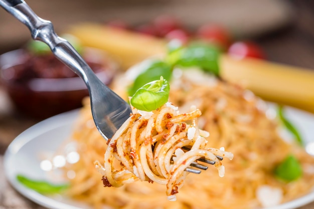 Pasta with Tomato Pesto