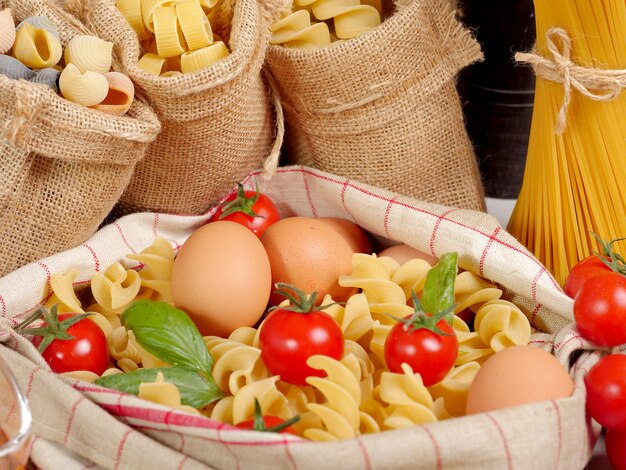 Pastas with eggs and cherry tomatoes