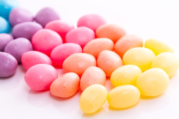 Pastelkleurige jelly beans voor Pasen.