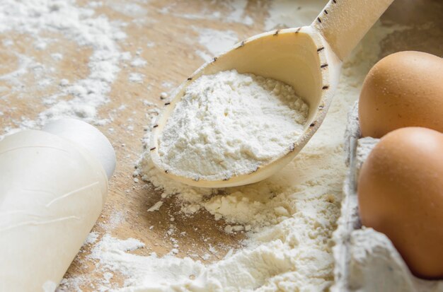 Foto pasticceria, torte, cucinare le proprie mani. messa a fuoco selettiva